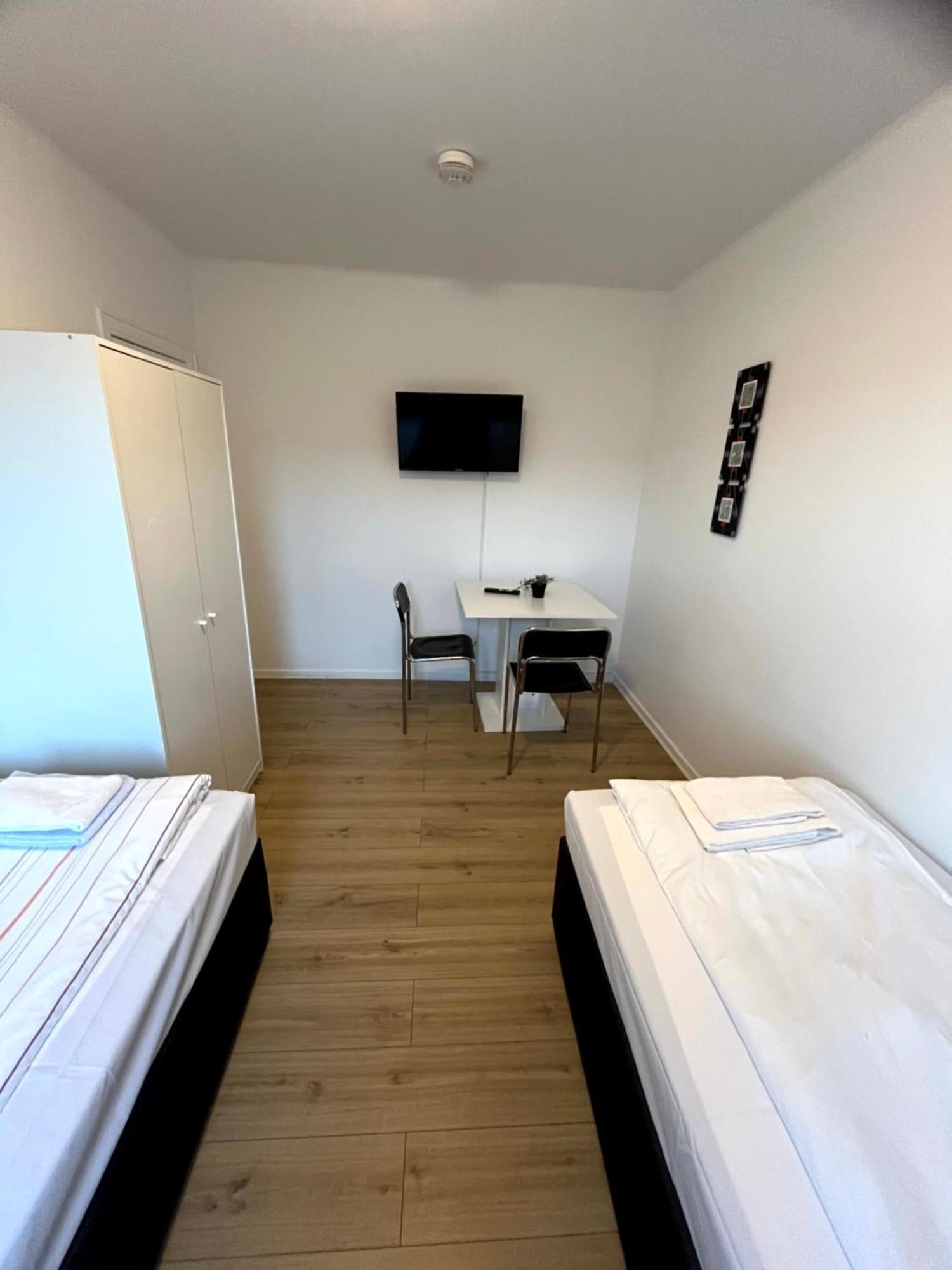 3-Zimmer Monteurwohnung Mit Balkon Neumünster Eksteriør bilde