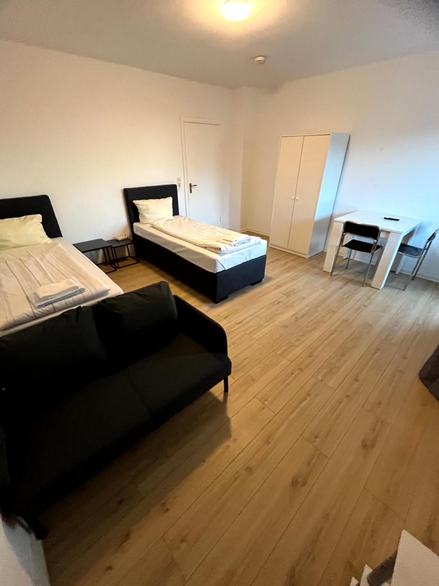 3-Zimmer Monteurwohnung Mit Balkon Neumünster Eksteriør bilde
