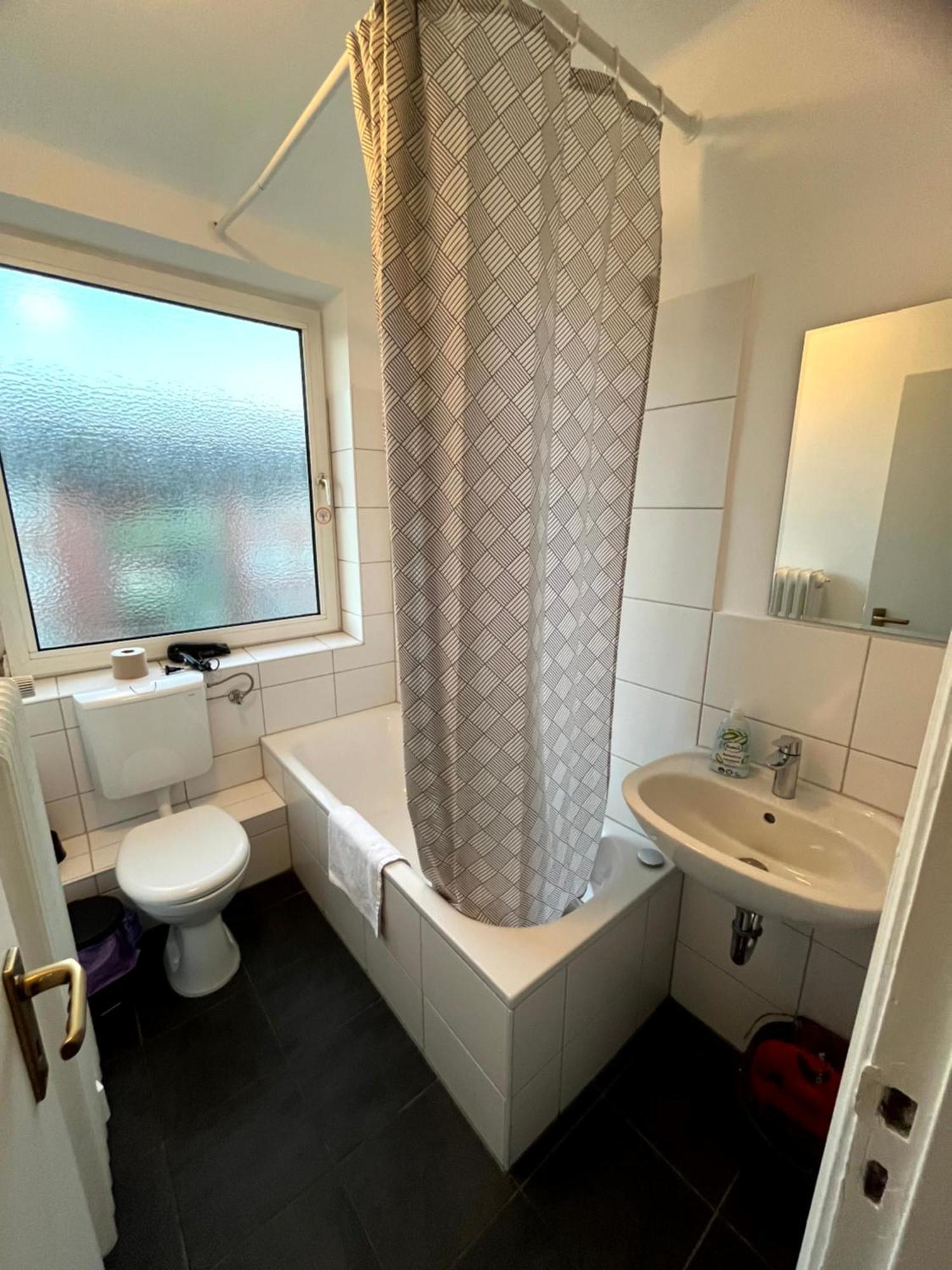 3-Zimmer Monteurwohnung Mit Balkon Neumünster Eksteriør bilde
